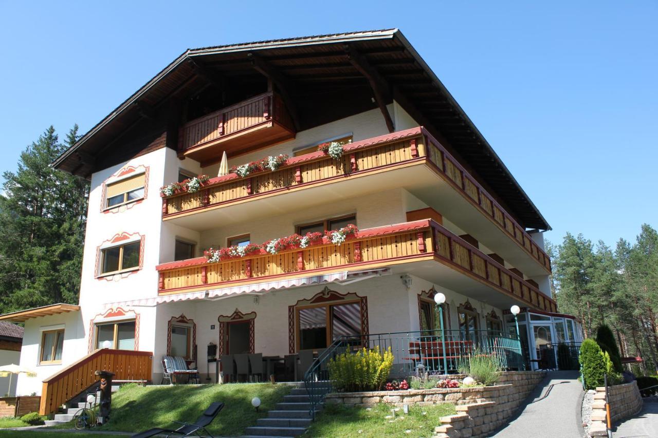 Hotel Garni Waldhof - Wohlfuehlen Am Lech Stanzach Kültér fotó