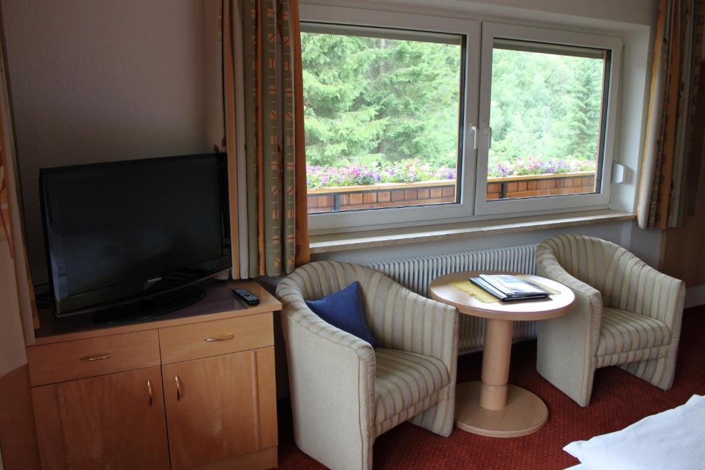 Hotel Garni Waldhof - Wohlfuehlen Am Lech Stanzach Kültér fotó