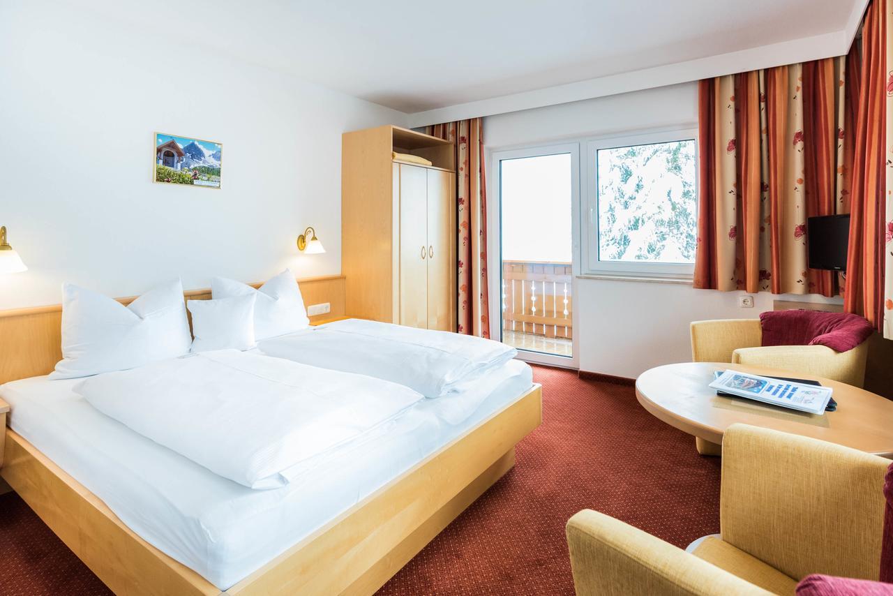 Hotel Garni Waldhof - Wohlfuehlen Am Lech Stanzach Kültér fotó