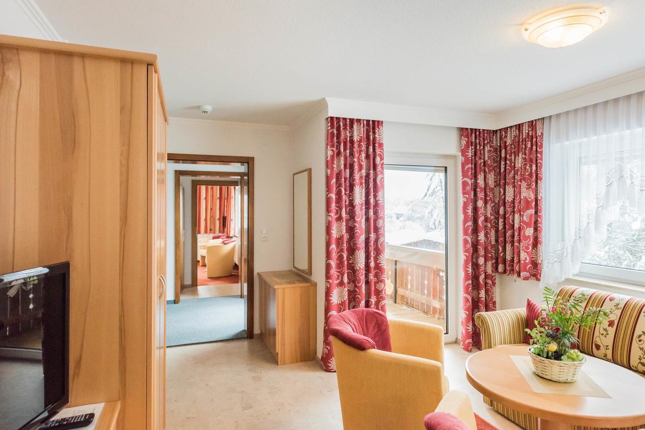 Hotel Garni Waldhof - Wohlfuehlen Am Lech Stanzach Kültér fotó