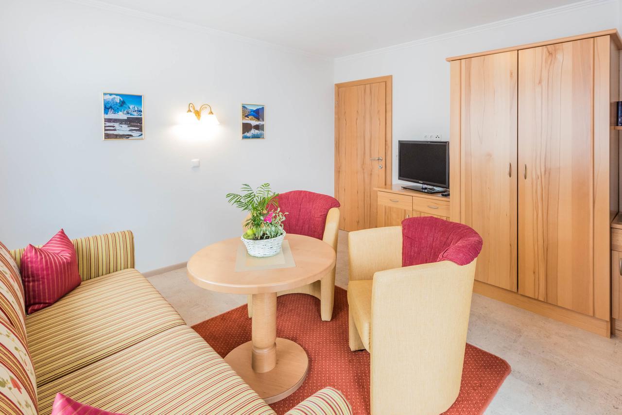 Hotel Garni Waldhof - Wohlfuehlen Am Lech Stanzach Kültér fotó