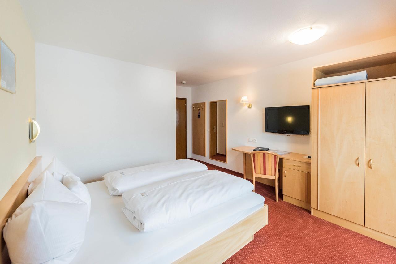 Hotel Garni Waldhof - Wohlfuehlen Am Lech Stanzach Kültér fotó