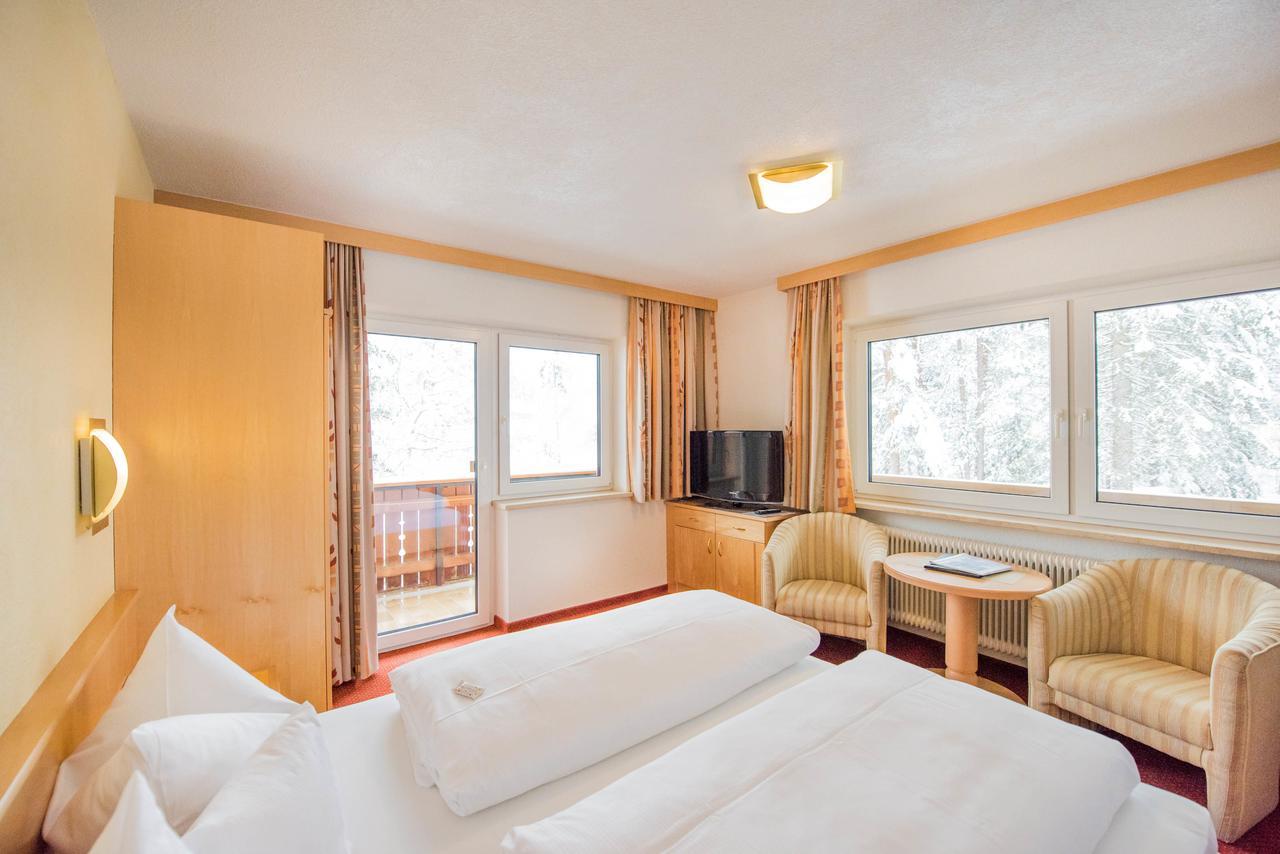 Hotel Garni Waldhof - Wohlfuehlen Am Lech Stanzach Kültér fotó