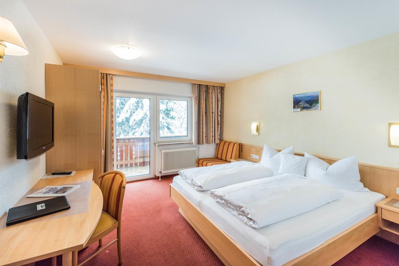 Hotel Garni Waldhof - Wohlfuehlen Am Lech Stanzach Kültér fotó